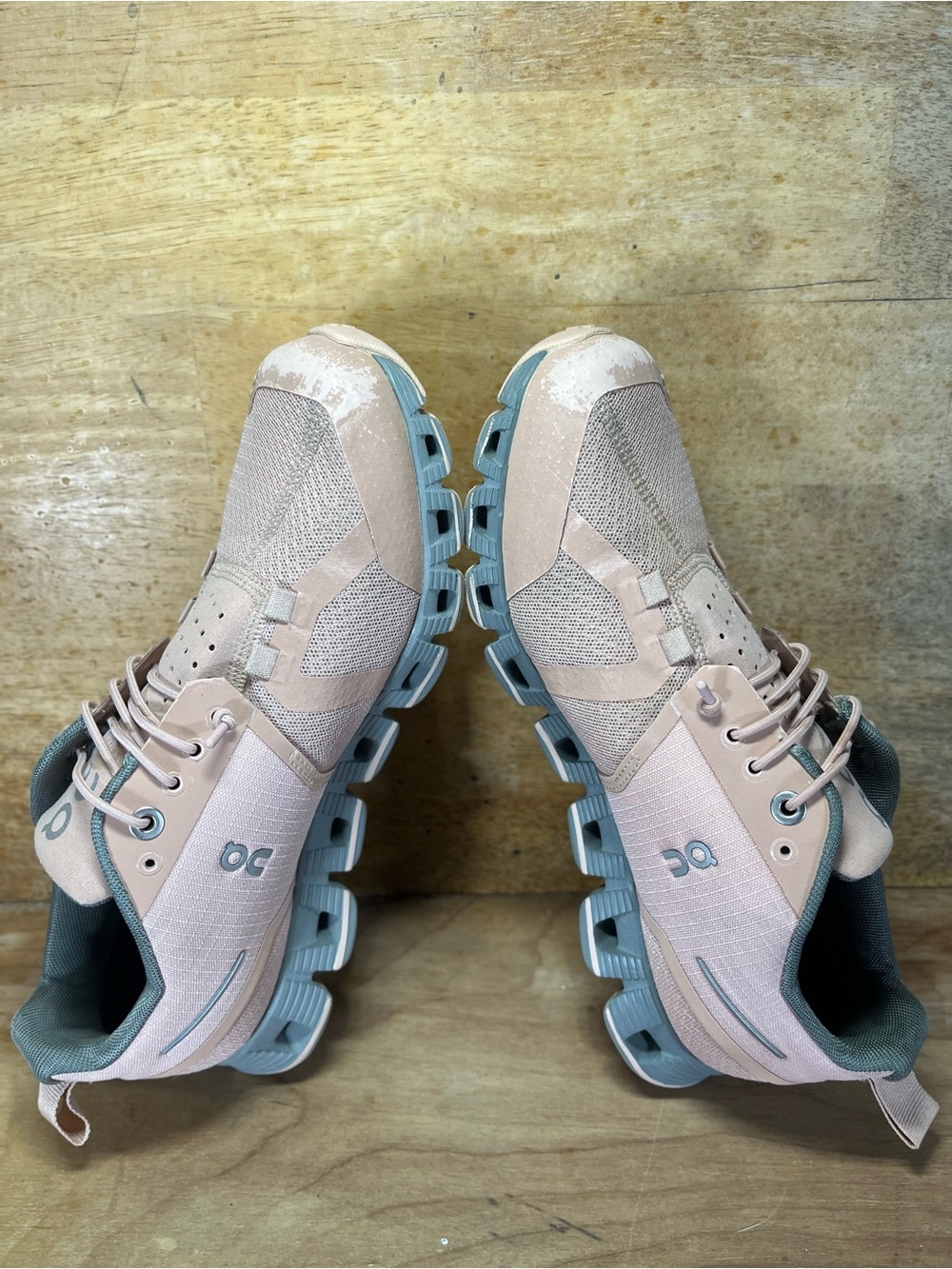 On Cloud WATERPROOF REFLECTIVE Womens Size 5.5 Running Shoes Sneakers Rose Lunar - Picture 6 of 12